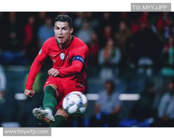 2025年现役五大足球巨星排名解析 谁才是真正的世界之巅球员 2025年现役五大足球巨星排名解析 谁才是真正的世界之巅球员