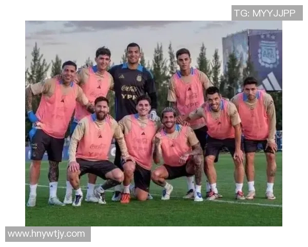 足球与篮球巨星同框合影展现跨界魅力瞬间引发球迷热议