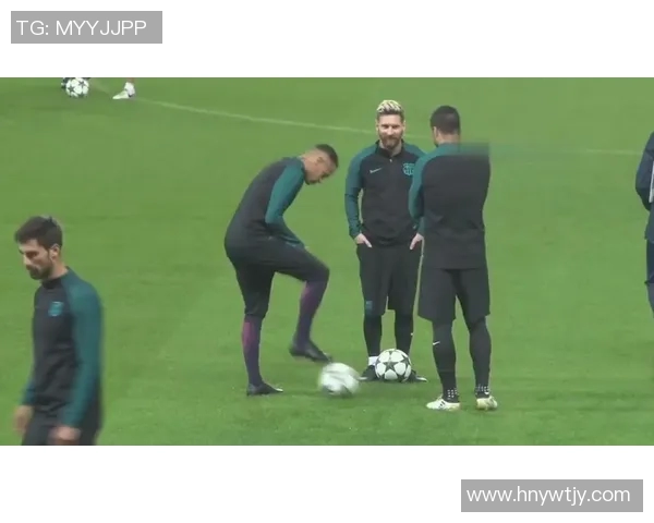 当足球巨星邂逅挚爱情人绿茵赛场外的浪漫与激情 当足球巨星邂逅挚爱情人绿茵赛场外的浪漫与激情